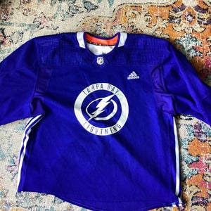Tampa Bay Lightning Adidas MIC goalie cut jersey size 58g (Used)