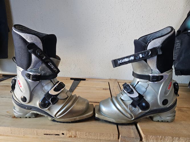 Mondo 28 & 28.5 Scarpa Telemark Ski Boots Medium Flex (Used)