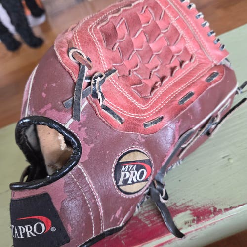 MTA PRO RH Baseball/Softball Glove 13" Great dad Glove that's cheap. Super soft leather