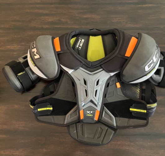 Men's Large Senior CCM Tacks XF Pro Shoulder Pads Pro Stock (Used)