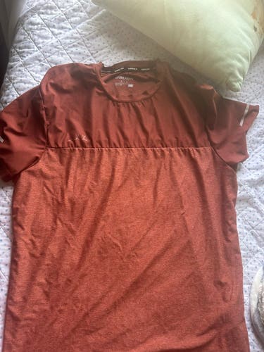 Large Men's Bauer/ lululemon Shirt (Used)