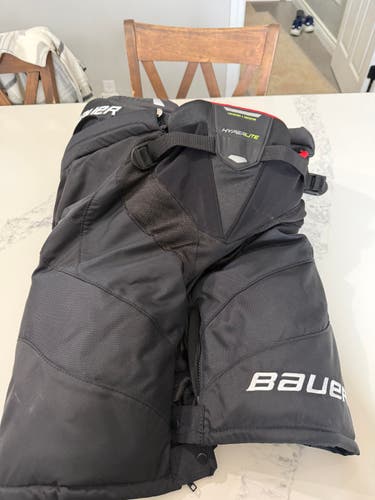 Intermediate Medium Bauer Vapor Hyperlite Hockey Pants (New)
