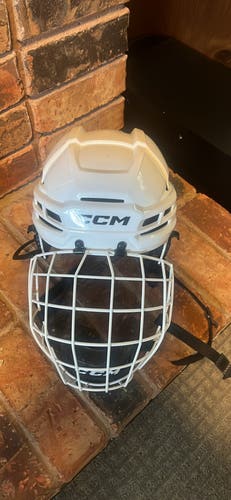 Medium CCM Tacks 720 Helmet (New)