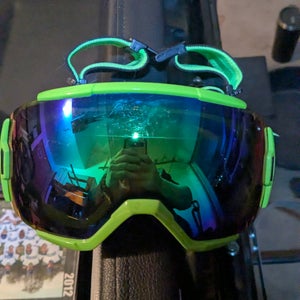Unisex Smith Snowboard Goggles Medium (Used)