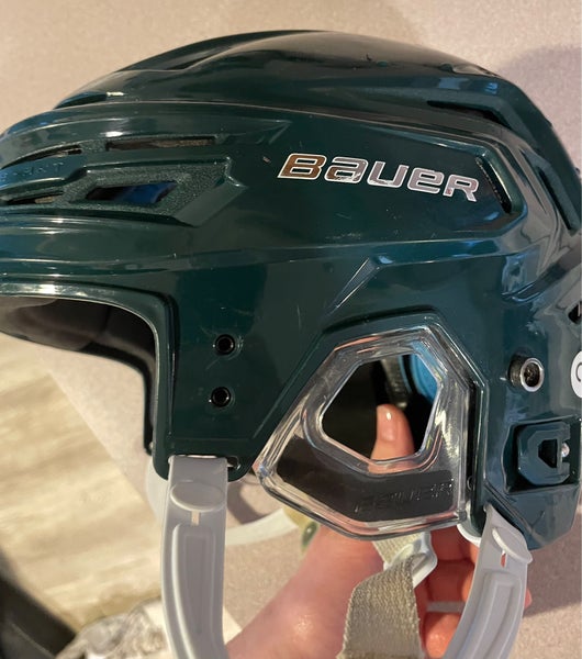 Medium Bauer Re-Akt 150 Helmet (Used)