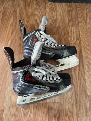 2014 Bauer Vapor APX2 Hockey Skates Narrow Width 5 (Used)