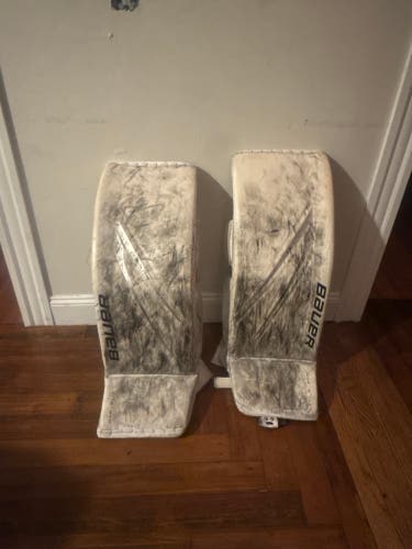 34" Bauer Vapor Hyperlite 2 Goalie Leg Pads (Used)