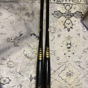 Axis Wood bat 34/31 (Brand new and Barely used)