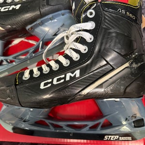 CCM Tacks AS560 Hockey Skates Regular Width 8 (Used)