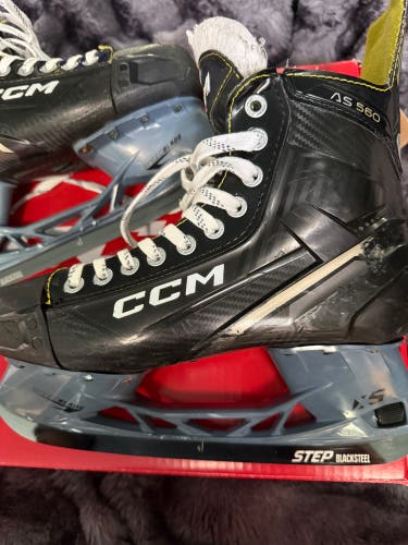 CCM Tacks AS560 Hockey Skates Regular Width 8 (Used)