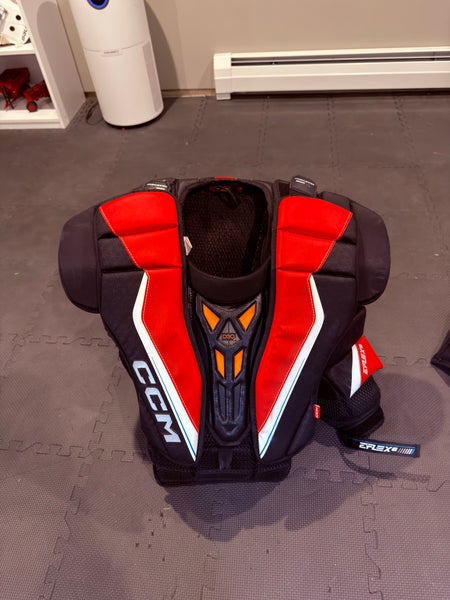 Large CCM EFlex 6 Goalie Chest Protector (Used)