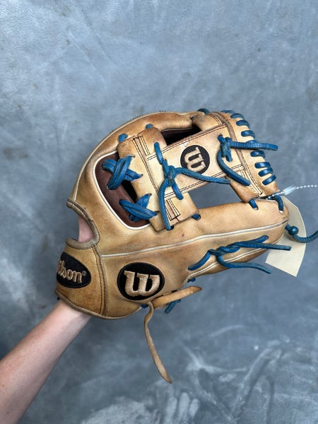 Brown Wilson A2000 RH Infield Baseball Glove 11.5" (Used)