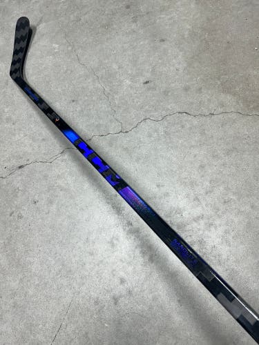30 Flex P29 Senior CCM Trigger 10 Pro Right Hand Hockey Stick Pro Stock (New)