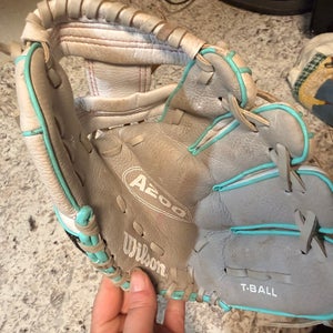 Wilson A2000 RH Softball Glove 10" (Used)