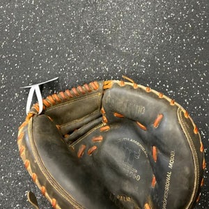 Mizuno RH Catcher's MZC260 Baseball Glove 32.5" (Used)