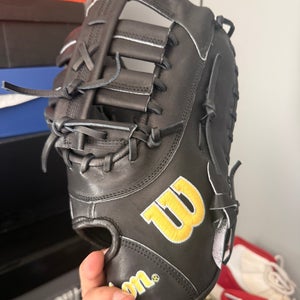 Wilson A2000 RH First Base Baseball Glove 12.5" (New)