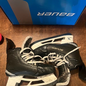 Black 2024 Bauer Supreme Shadow Hockey Skates Regular Width 10.5 (Used)