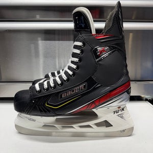 Bauer Vapor 2X Pro Hockey Skates Regular Width 8.5 (Like New- Excellent Condition)