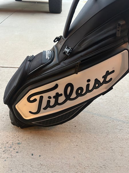 Men's Titleist Bag (Used)