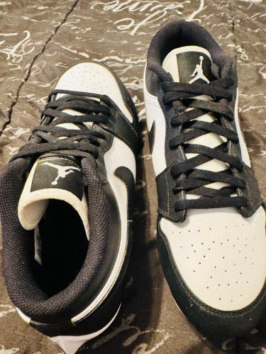 Unisex Size M 11.5 (W 12.5) Nike Cleats Low Top Molded Cleats (New)