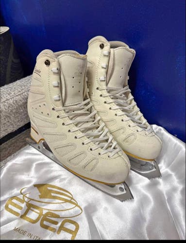 EDEA Figure Skates B Adult 6 (Used)