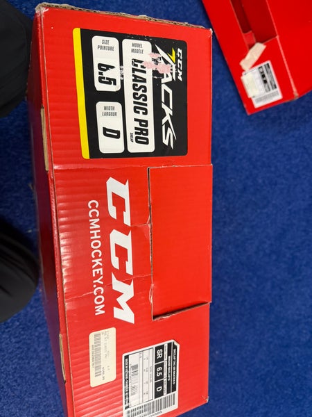 *New in Box-Proshop Sale* CCM Ribcor MaxxPro Hockey Skates Regular Width Size 6.5 (New)