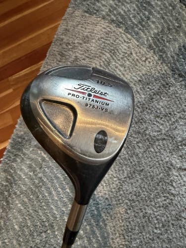 Titleist 975 J Driver 10.5 Graphite Regular Flex Right 45inch