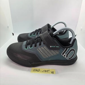 Adidas Five Ten Hellcat Pro Women’s Mountain Bike 2-Bolt Shoes Size 6 / FW4204