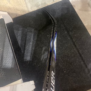 Senior Bauer Vapor Flylite Right Handed Hockey Stick P92 77 Flex (New)
