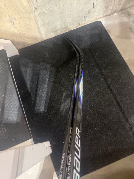 Senior Bauer Vapor Flylite Right Handed Hockey Stick P92 77 Flex (New)
