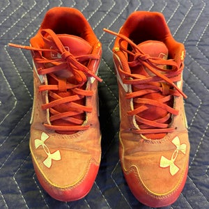 Under Armour 4Y (Big Kids / Youth) cleats
