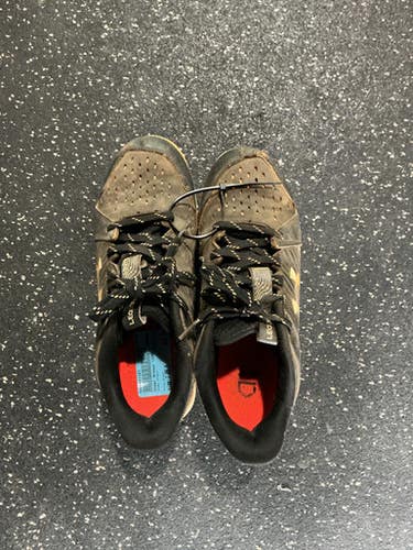 Used Under Armour LEAD BB/SB Cleats Black Junior 05.5 10743-S000481167