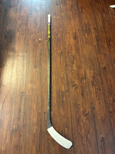 Senior Bauer Gold Proto-R Right Handed Hockey Stick P92 70 Flex (Used)