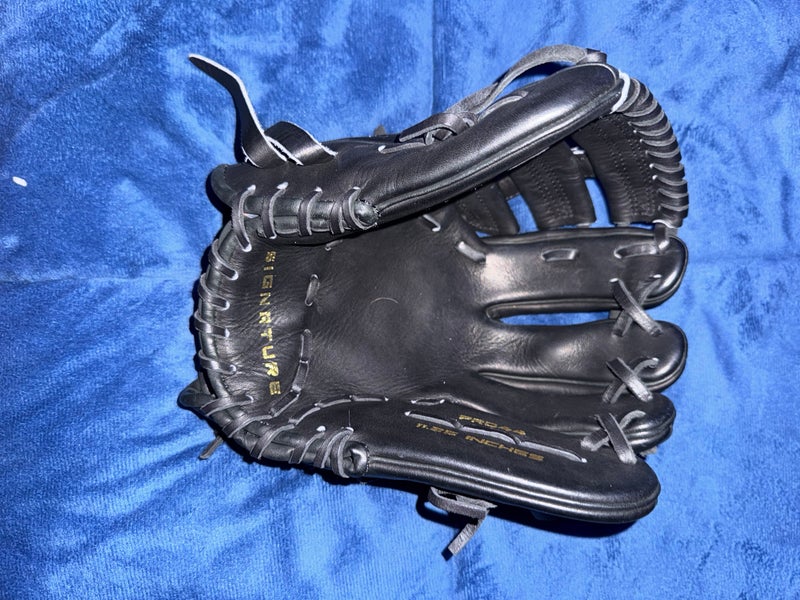 2025 44 Pro Signature Series RH Infield Baseball Glove 11.25" (Usedish) best 44 I’ve seen hands down