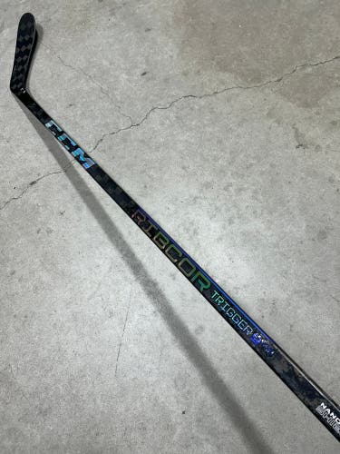 80 Flex P28 Senior CCM RibCor Trigger 9 Pro Right Hand Hockey Stick Pro Stock (New)