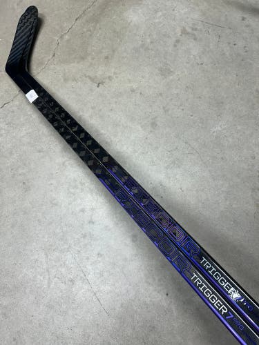 2 PACK 100 Flex P92M Senior CCM RibCor Trigger 7 Pro Right Hand Hockey Stick Pro Stock (New)