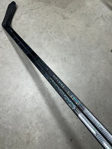 2 PACK 100 Flex P92 Senior CCM RibCor Trigger 6 Pro Right Hand Hockey Stick Pro Stock NHL (New)