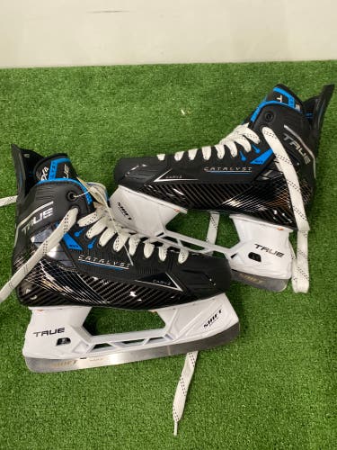 True Catalyst 5x4 Hockey Skates | Senior Size 8.5