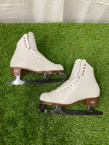 White Riedell Diamond Figure Skates | Adult 6.5