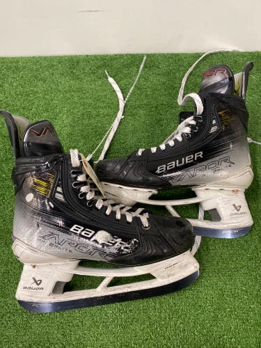 Bauer Vapor Hyperlite 2 Hockey Skates | Intermediate Size 6.5 (Fit 3)