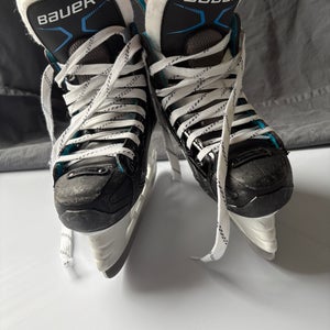 Bauer Hockey Skates Regular Width Size 1 (Used)- Black