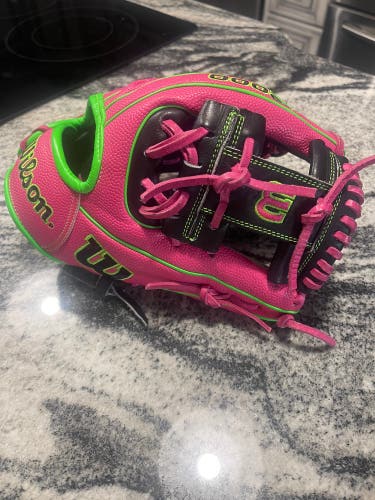 2024 Wilson A2000 1786 RH Infield Baseball Glove 11.5" (Used)