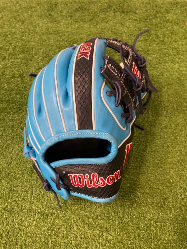 Wilson A2K RH Infield Baseball Glove | 11.5"