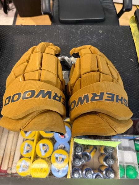 Sher-Wood Code III Gloves 14" Pro Stock (New)