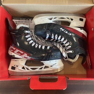2024 CCM JetSpeed FT4 Hockey Skates (Black) Regular Width Size 3.5 (Used)
