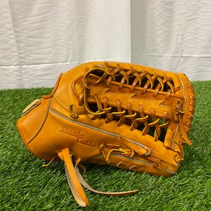 Wilson Basic Lab RH Outfield Baseball Glove | 12.75"