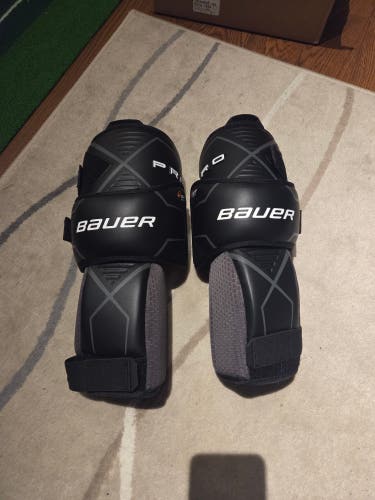 Bauer Pro Goalie Knee Protectors senior
