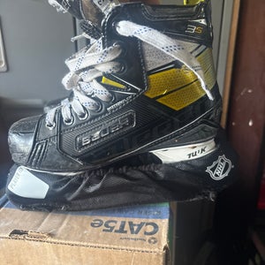 Black/Yellow 2020 Bauer Supreme 3S Hockey Skates Regular Width Size 3 (Used)