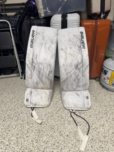Medium Bauer Supreme S29 Goalie Leg Pads (Used)