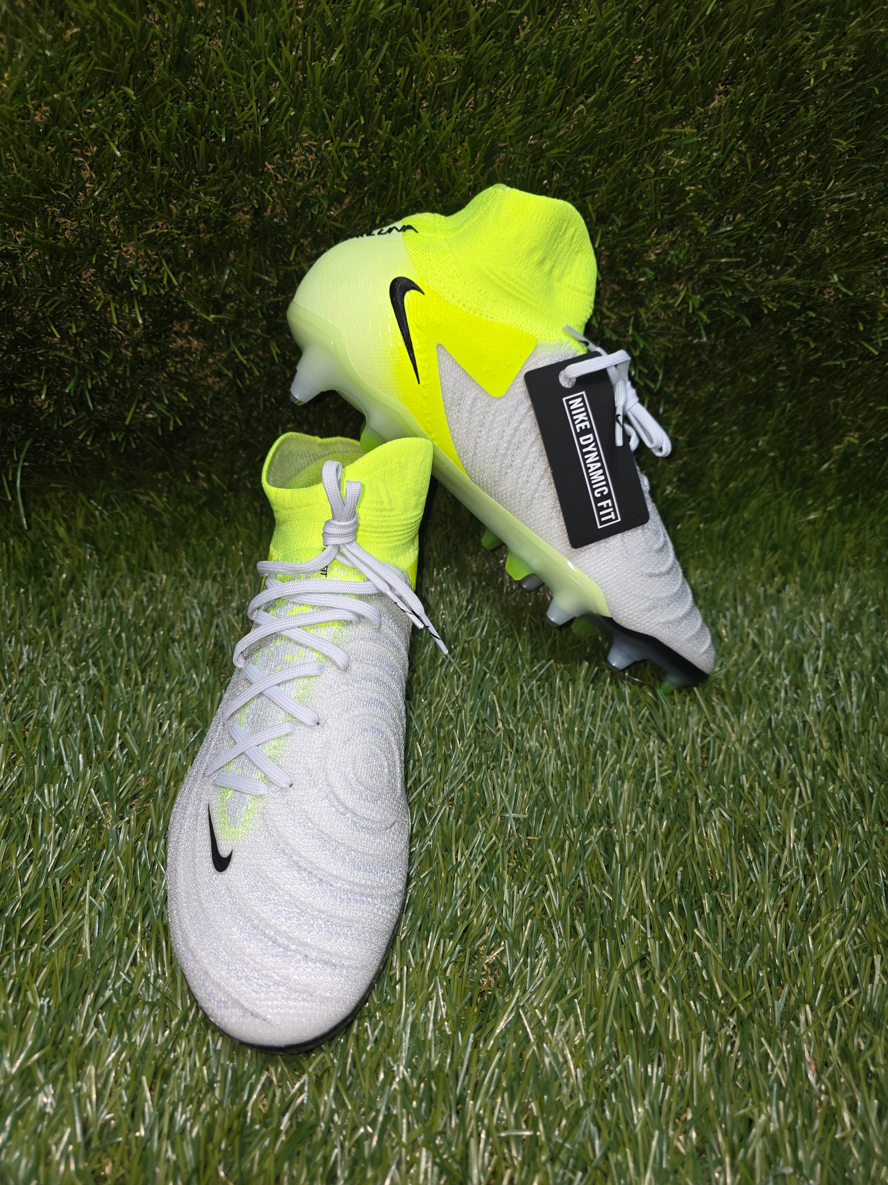 Nike Phantom Luna 2 Elite AG Pro Mad Ready Pack Size 8  display picture 1